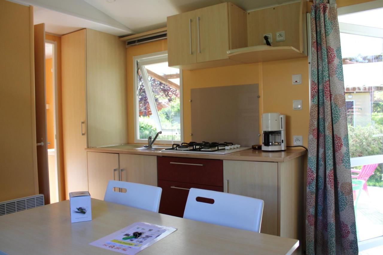 Camping Familial Paisible Avec Piscine, Mobil Home , Chalet, Studio & Emplacement Nue Casties-Labrande Kültér fotó