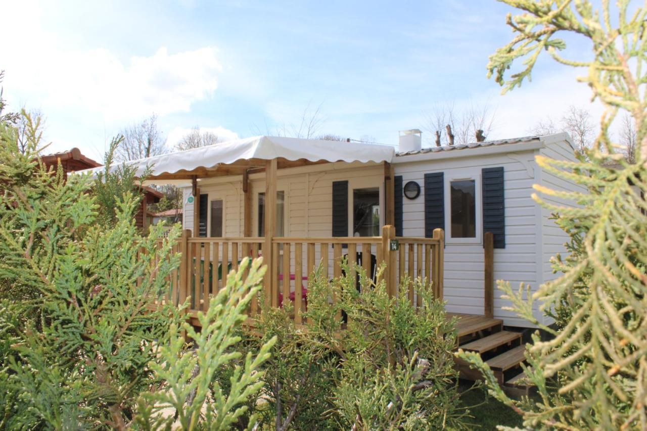 Camping Familial Paisible Avec Piscine, Mobil Home , Chalet, Studio & Emplacement Nue Casties-Labrande Kültér fotó