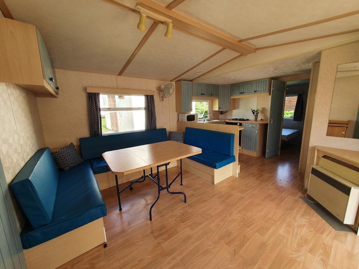 Camping Familial Paisible Avec Piscine, Mobil Home , Chalet, Studio & Emplacement Nue Casties-Labrande Kültér fotó