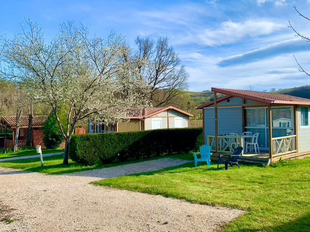Camping Familial Paisible Avec Piscine, Mobil Home , Chalet, Studio & Emplacement Nue Casties-Labrande Kültér fotó