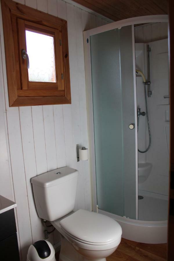 Camping Familial Paisible Avec Piscine, Mobil Home , Chalet, Studio & Emplacement Nue Casties-Labrande Kültér fotó