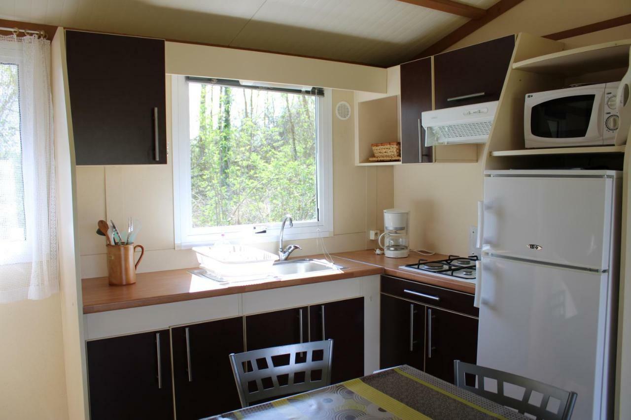 Camping Familial Paisible Avec Piscine, Mobil Home , Chalet, Studio & Emplacement Nue Casties-Labrande Kültér fotó