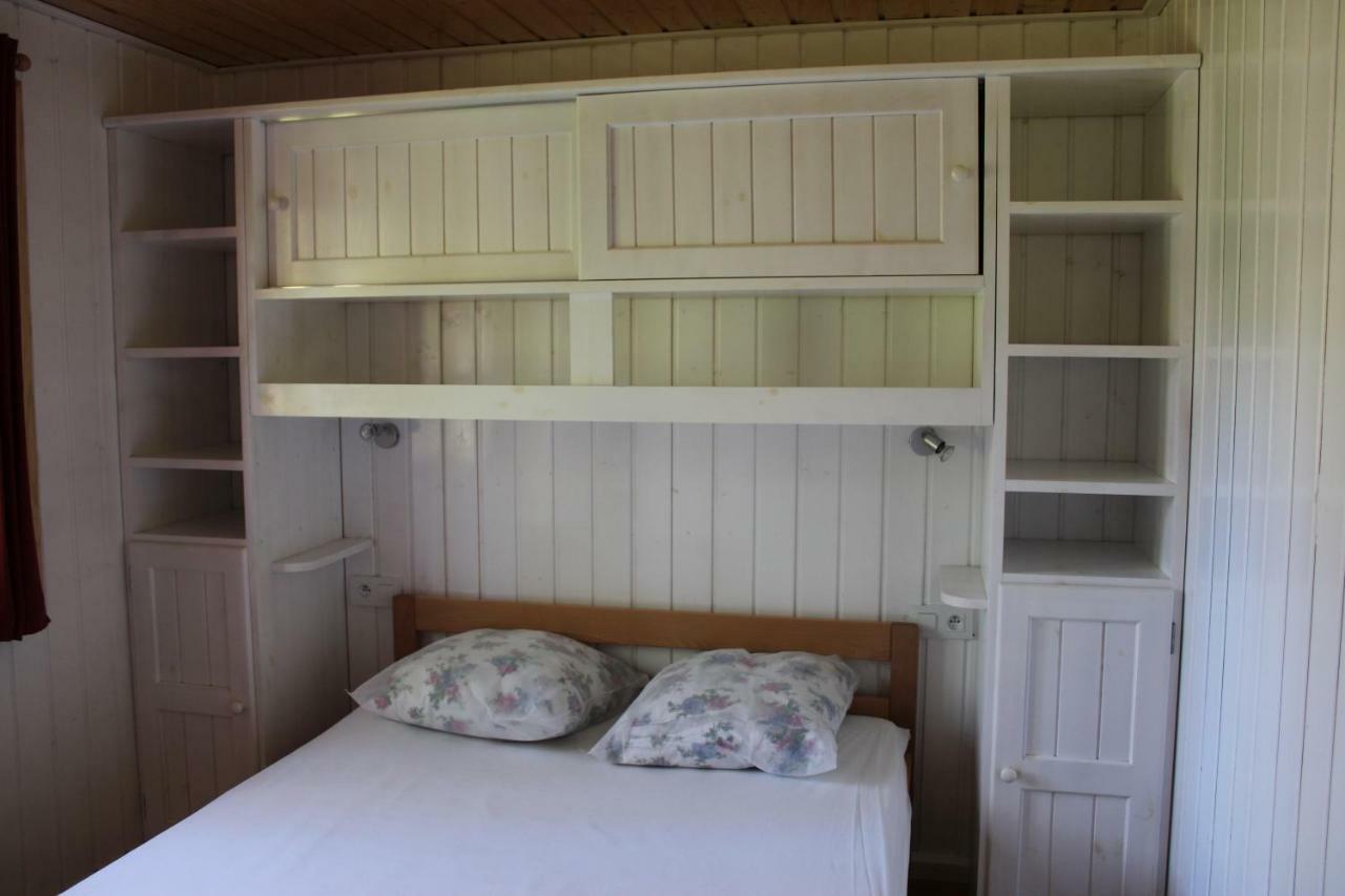 Camping Familial Paisible Avec Piscine, Mobil Home , Chalet, Studio & Emplacement Nue Casties-Labrande Kültér fotó