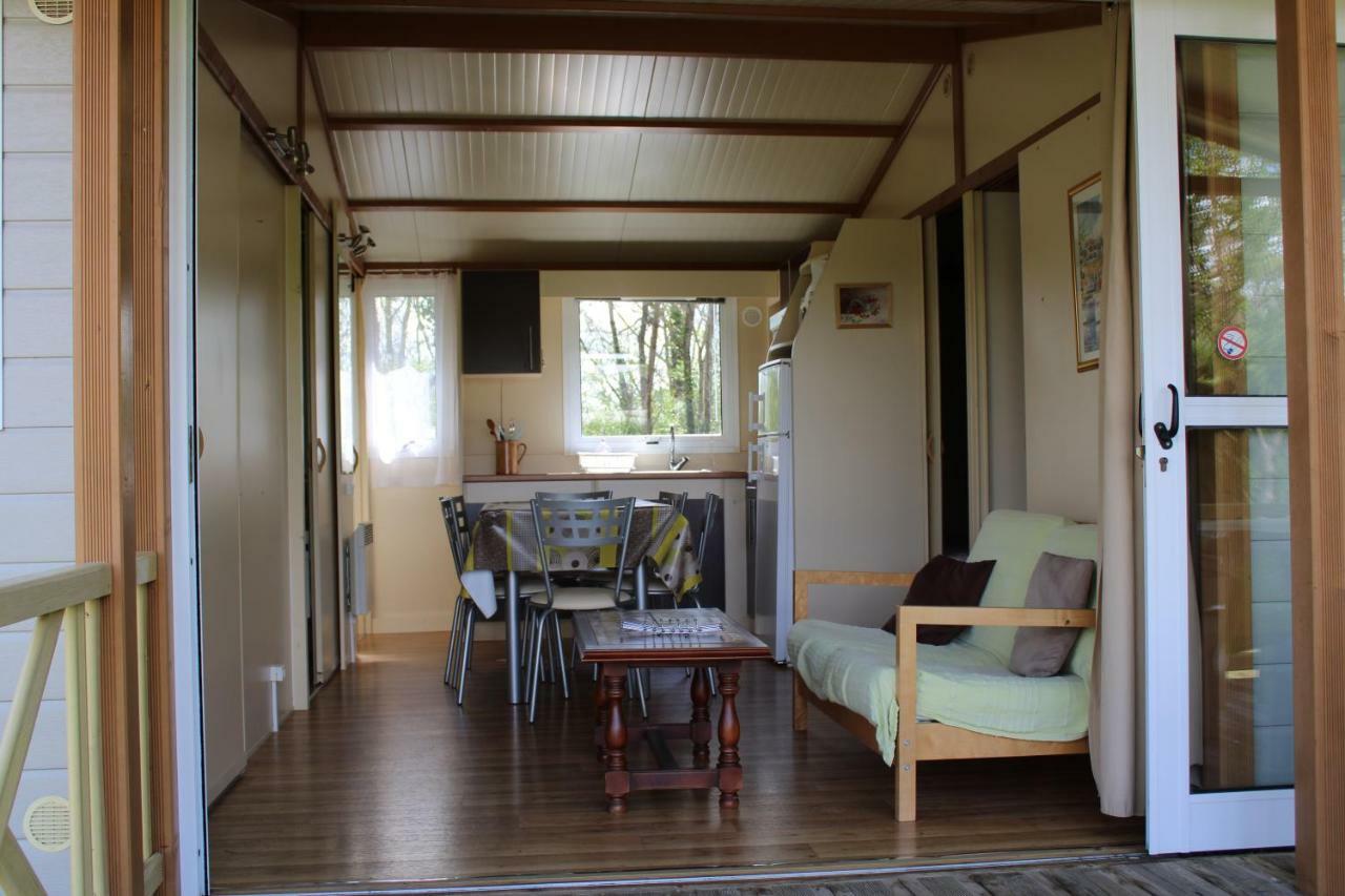 Camping Familial Paisible Avec Piscine, Mobil Home , Chalet, Studio & Emplacement Nue Casties-Labrande Kültér fotó
