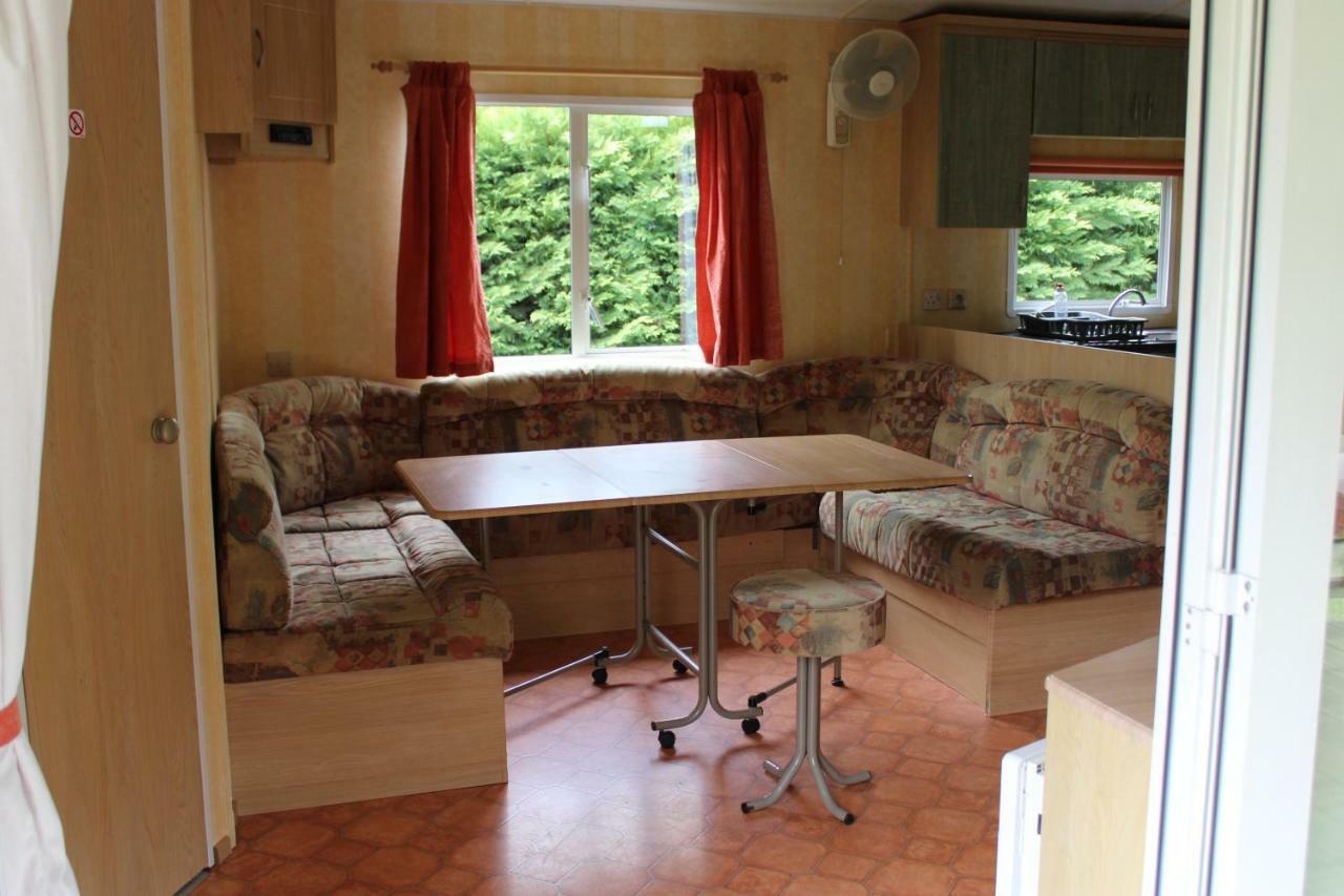 Camping Familial Paisible Avec Piscine, Mobil Home , Chalet, Studio & Emplacement Nue Casties-Labrande Kültér fotó