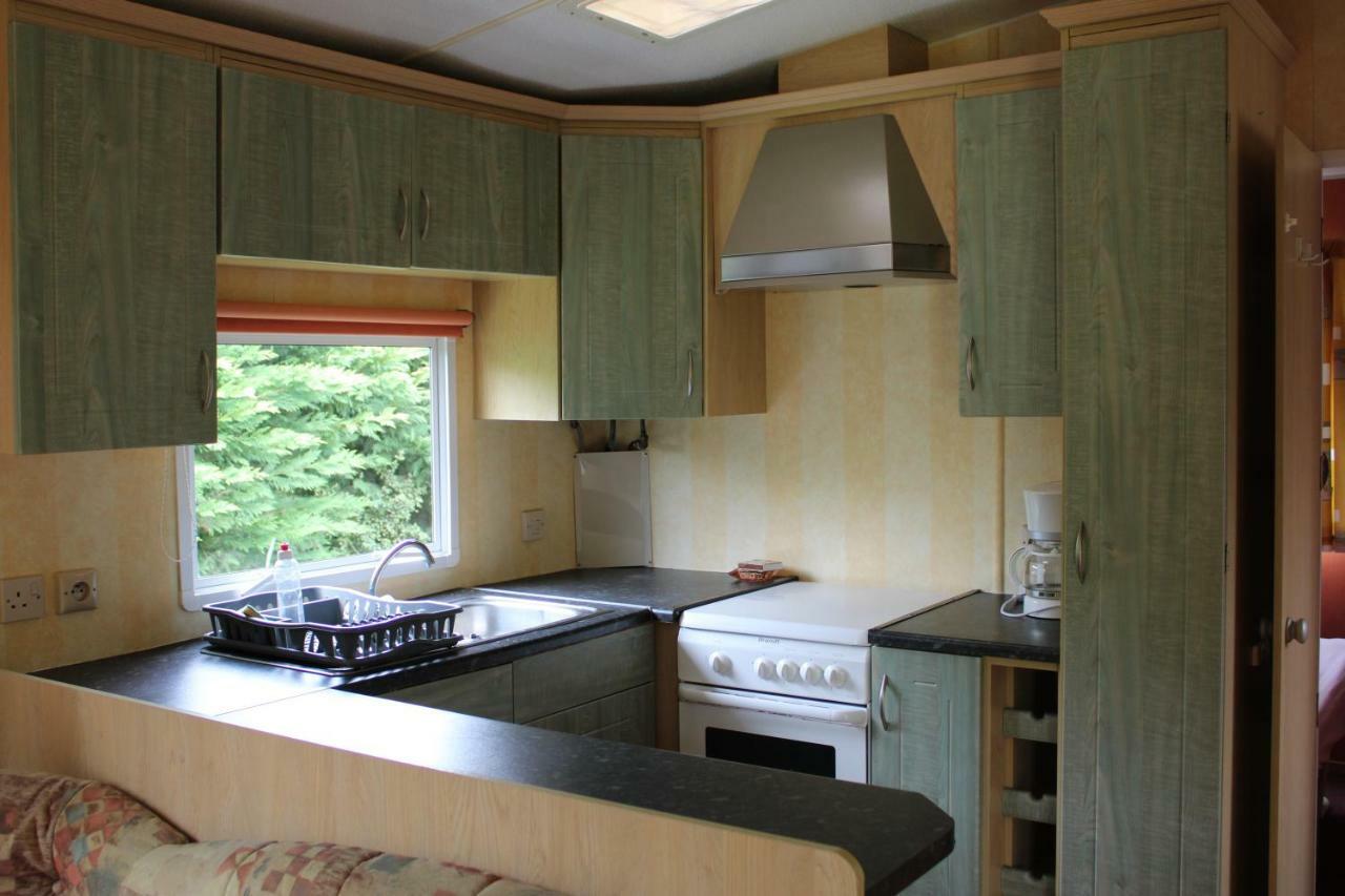 Camping Familial Paisible Avec Piscine, Mobil Home , Chalet, Studio & Emplacement Nue Casties-Labrande Kültér fotó