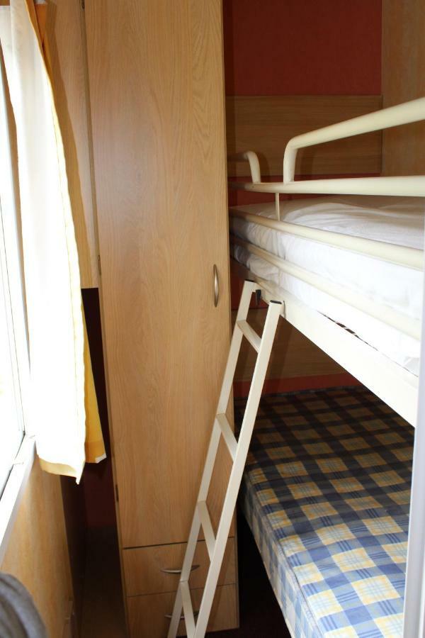 Camping Familial Paisible Avec Piscine, Mobil Home , Chalet, Studio & Emplacement Nue Casties-Labrande Kültér fotó